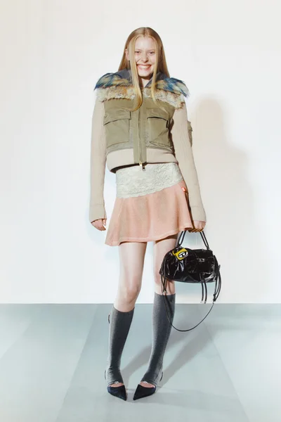 Look 10